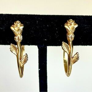 Avon Vintage Gold Tone Rose Hoop Clip On Earrings Floral Statement Romantic EUC